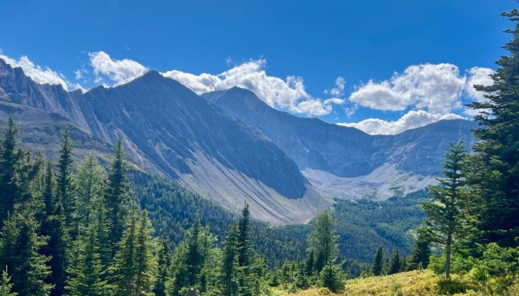 blog-stand-firm-to-mountains-feat